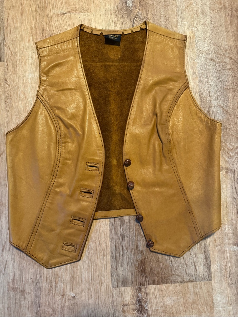 Vintage Leather Vest - Picture 4 of 10